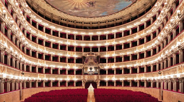 Regione Campania, 1,8 milioni per il Teatro San Carlo