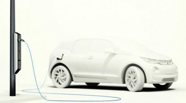 Illuminazione stradale BMW, ricarica anche veicoli elettrici Illuminazione stradale BMW, ricarica anche veicoli elettrici