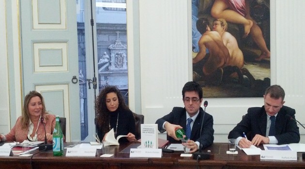 Politica e comunicazione: nuovi strumenti per annullare il deficit di credibilità Politica e comunicazione: nuovi strumenti per annullare il deficit di credibilità