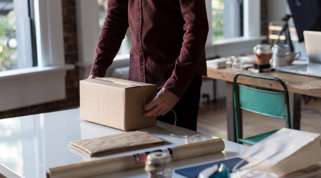 Online shopping: new EU rules for cross-border parcel delivery Online shopping: new EU rules for cross-border parcel delivery