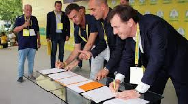 Filiera Agroalimentare: Coldiretti e CDP insieme per sostenere lo sviluppo dei processi di innovazione Filiera Agroalimentare: Coldiretti e CDP insieme per sostenere lo sviluppo dei processi di innovazione