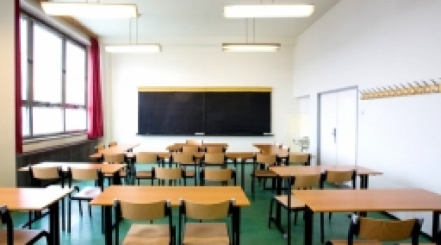 Scuola Viva in Quartiere: supporto alle scuole campane in aree a rischio Scuola Viva in Quartiere: supporto alle scuole campane in aree a rischio