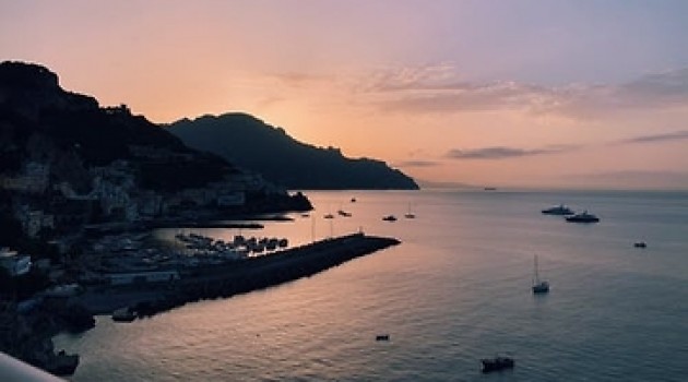 Fesr Campania: rilancio del turismo con la valorizzazione delle risorse culturali e naturali Fesr Campania: rilancio del turismo con la valorizzazione delle risorse culturali e naturali