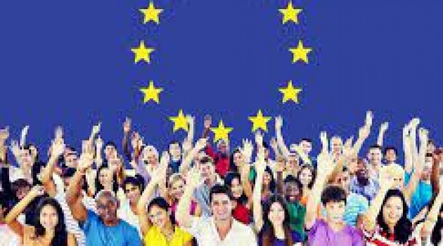 Il progetto europeo “Parlamento in”: quando a parlare di politica sono i giovani Il progetto europeo “Parlamento in”: quando a parlare di politica sono i giovani